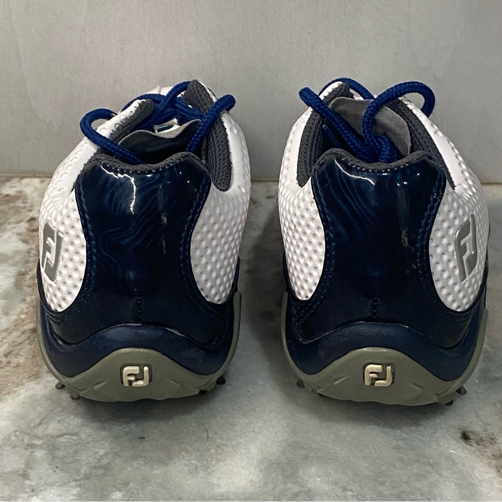 FootJoy D.N.A. Model 45023 Junior Golf Shoes Size 1M - Picture 4 of 10